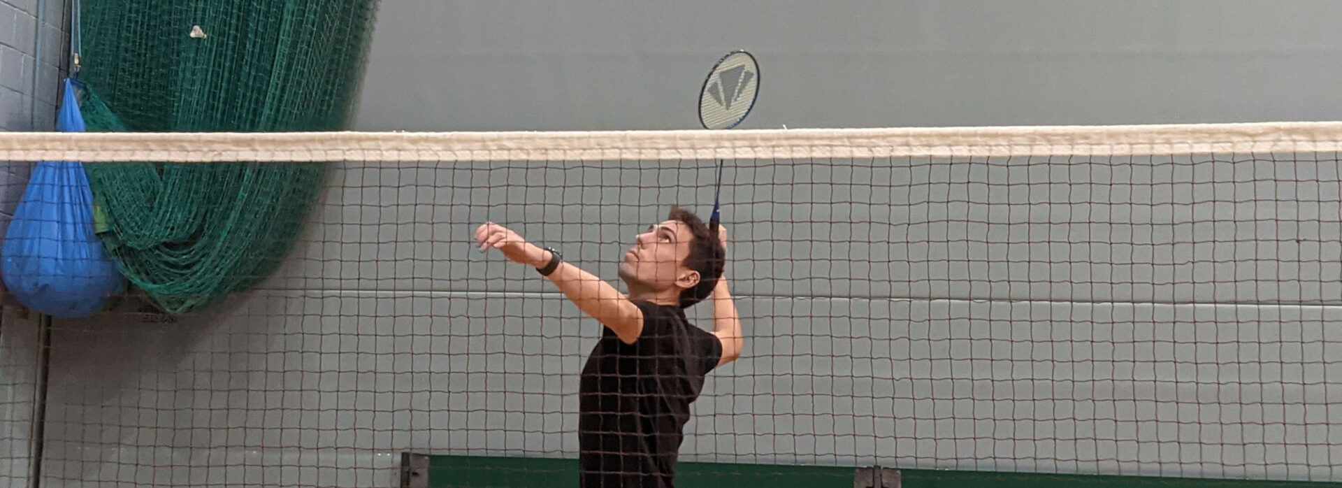 badminton2 a man playing badminton